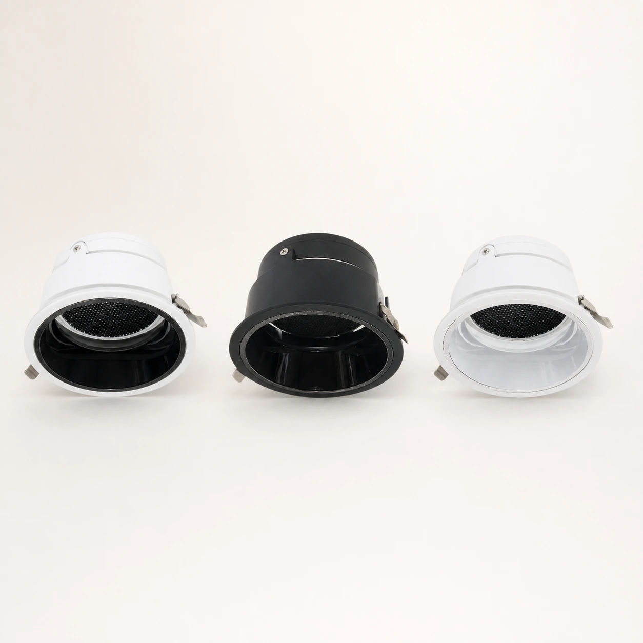 Anti-glare recessed downlight